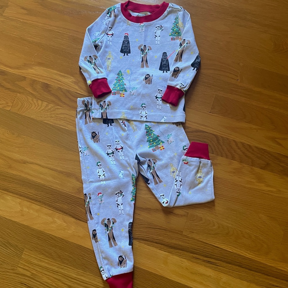 Pottery Barn Star Wars Christmas Pajamas 2T NWOT